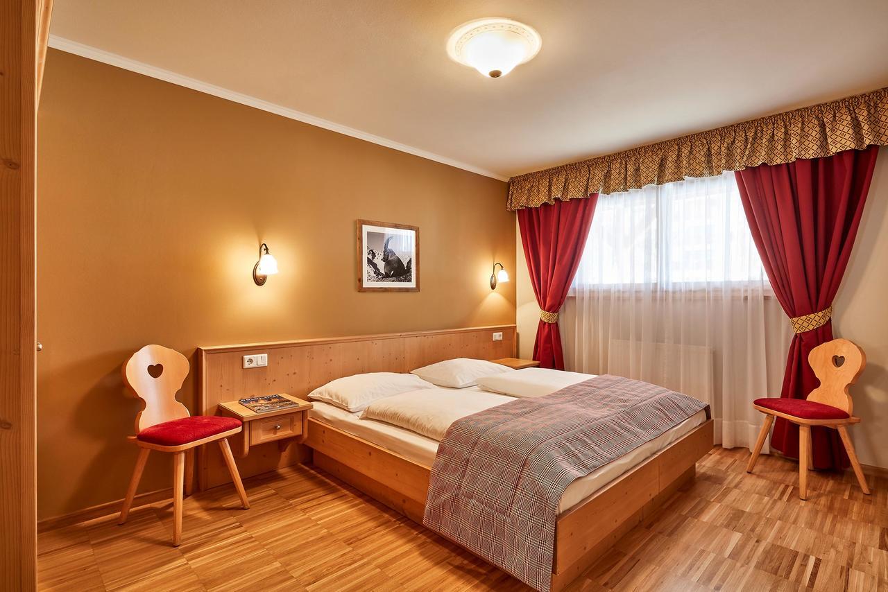 Hotel Marmolada كورفارا إنْ بادِيا المظهر الخارجي الصورة