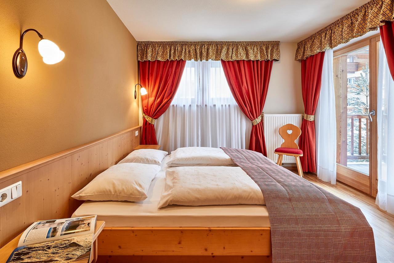 Hotel Marmolada كورفارا إنْ بادِيا المظهر الخارجي الصورة