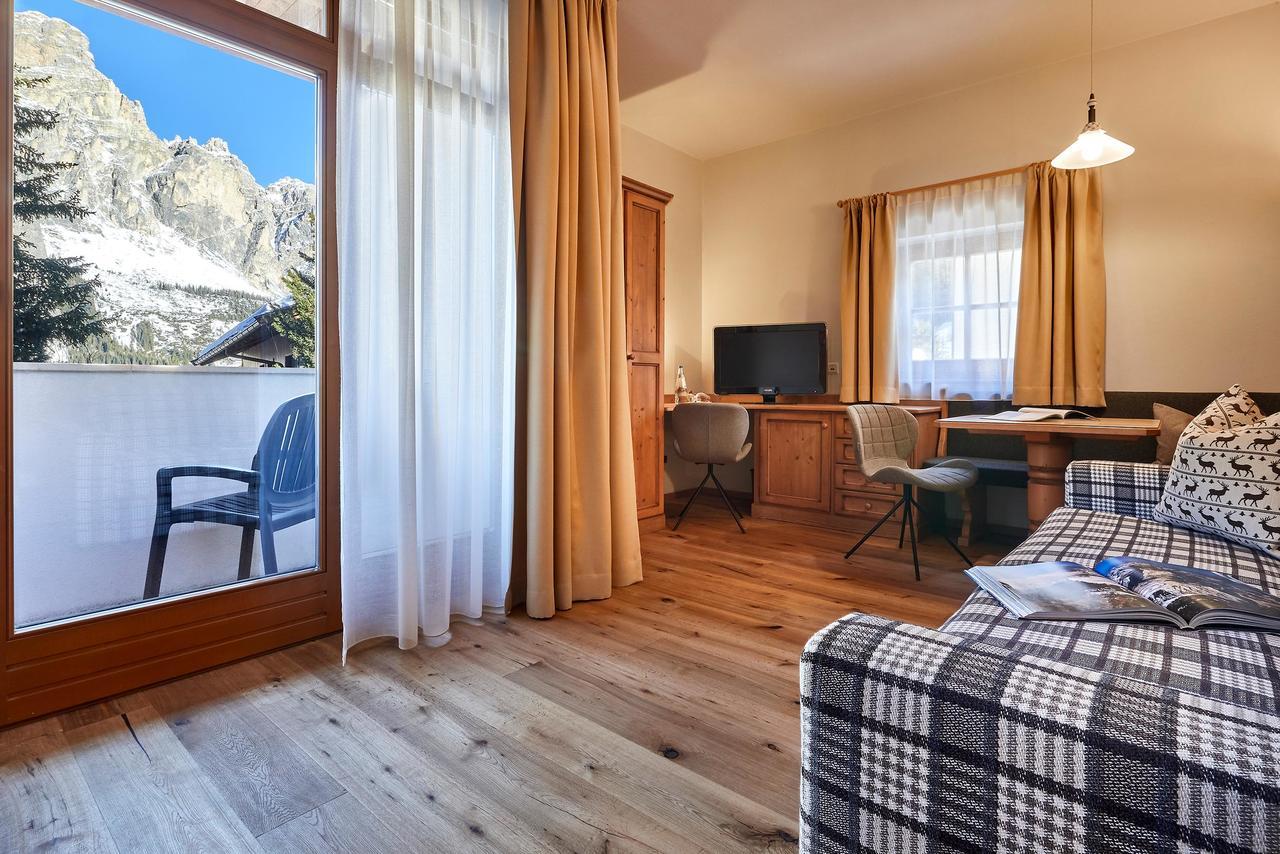 Hotel Marmolada كورفارا إنْ بادِيا المظهر الخارجي الصورة